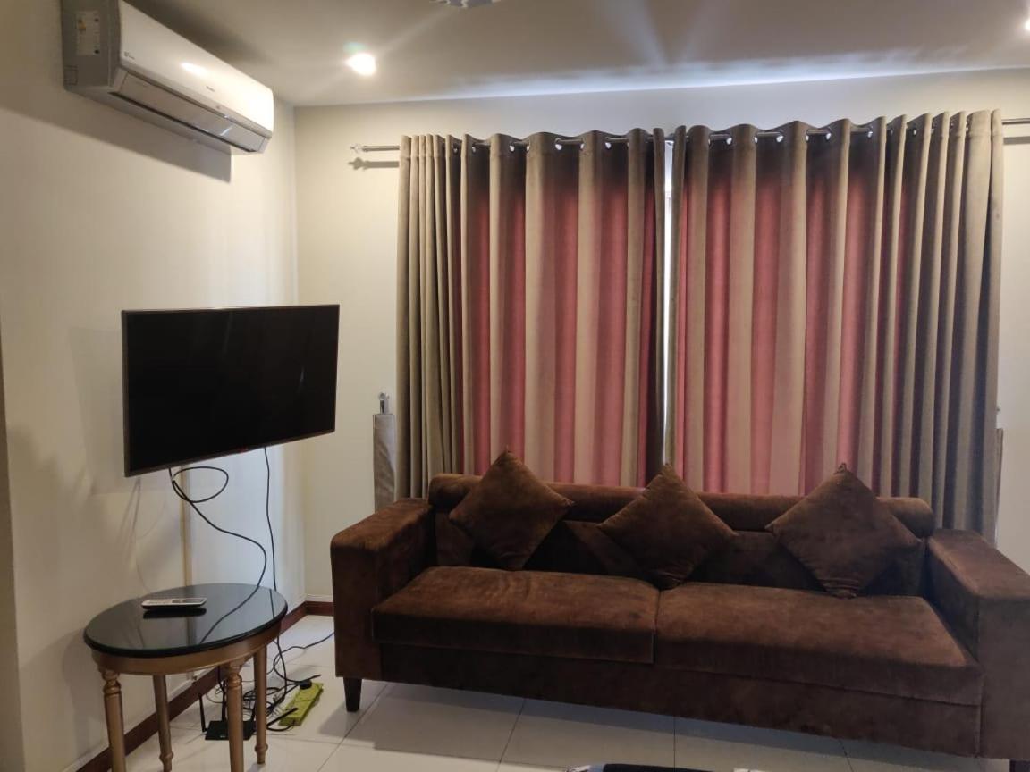 Zaib Guest House E-11 Исламабад Экстерьер фото